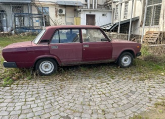 Автомобіль ВАЗ, модель 2107, легковий седан-В, рік випуску 2003, чорного кольору, номер державної реєстрації АО2250АХ, об`єм двигуна 1.5(бензин), номер кузова XTA21070031774746