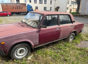 Автомобіль ВАЗ, модель 2107, легковий седан-В, рік випуску 2003, чорного кольору, номер державної реєстрації АО2250АХ, об`єм двигуна 1.5(бензин), номер кузова XTA21070031774746