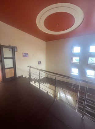 Комплекс, що складається з будівлі торгівельного комплексу, літ. а, загальна площа: 725.2 кв.м, будівля магазину, літ. б, загальна площа: 148.5 кв.м,  котельня, літ. в, загальна площа: 14.3 кв.м, сарай, літ. г, загальна площа: 25.7 кв.м,  огорожа, № 1-2,  за адресою: Закарпатська обл., Ужгородський р., с. Оноківці, вулиця Головна, будинок 41а, РНОНМ 1692572721248, Основні засоби в кількості 708 одиниць