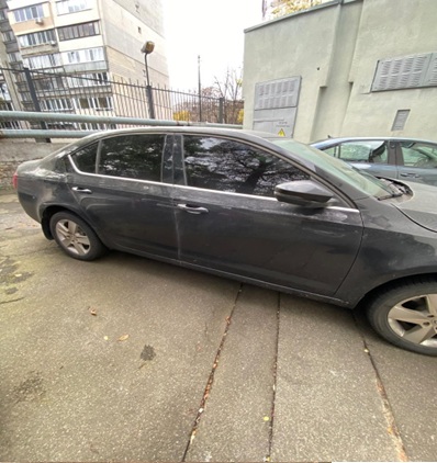 Легковий автомобіль марки SKODA, модель OCTAVIA A7, ХЕТЧБЕК-В, чорного кольору, рік випуску 2017, номер державної реєстрації АО5555ЕК, номер кузова TMBCD9NE8JB007990