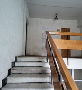 Нежитлове приміщення, частина адмінбудівлі  загальною  площею 266.2 кв.м. за адресою: Закарпатська обл., м. Ужгород, вулиця Фединця Олександра, будинок 7, приміщення 2, РНОНМ 1765454321101, інв.№6186, Основні засоби в кількості 69 одиниць