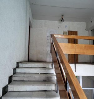 Нежитлове приміщення, частина адмінбудівлі  загальною  площею 266.2 кв.м. за адресою: Закарпатська обл., м. Ужгород, вулиця Фединця Олександра, будинок 7, приміщення 2, РНОНМ 1765454321101, інв.№6186, Основні засоби в кількості 69 одиниць