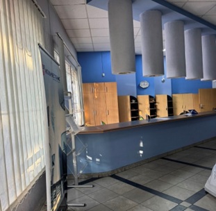 Вбудовані приміщення загальною  площею 1048.5 кв.м. за адресою: Закарпатська обл., м. Хуст, вулиця Карпатської Січі, будинок 39, приміщення бн, РНОНМ 1138985121108.  Основні засоби в кількості 40 347 одиниць